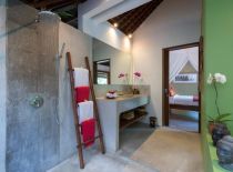 Villa Paloma Guest Pavilion, Guest Bathroom